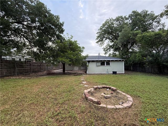555 N Union Avenue, New Braunfels, TX 78130