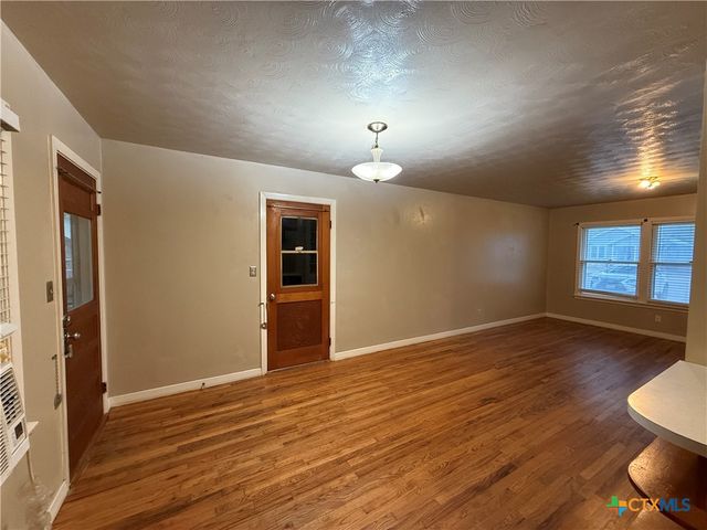 555 N Union Avenue, New Braunfels, TX 78130
