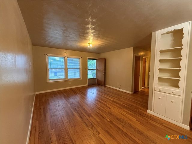 555 N Union Avenue, New Braunfels, TX 78130