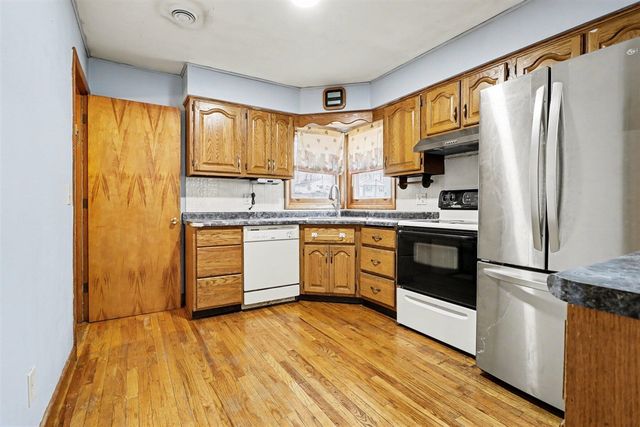 322 N 28th Street, Springfield, MI 49037