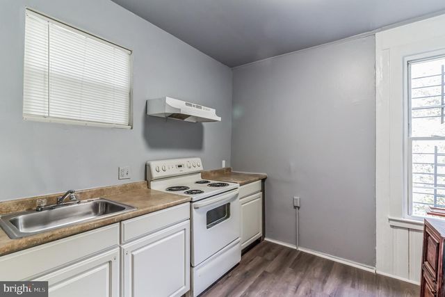 2218 ROSLYN AVE, Baltimore, MD 21216