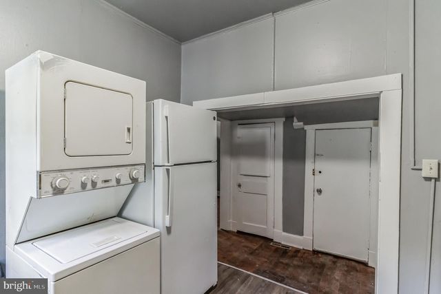 2218 ROSLYN AVE, Baltimore, MD 21216