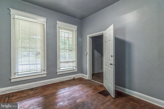 2218 ROSLYN AVE, Baltimore, MD 21216