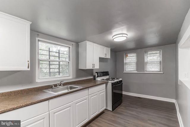 2218 ROSLYN AVE, Baltimore, MD 21216