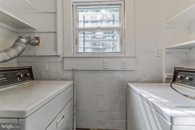 2218 ROSLYN AVE, Baltimore, MD 21216