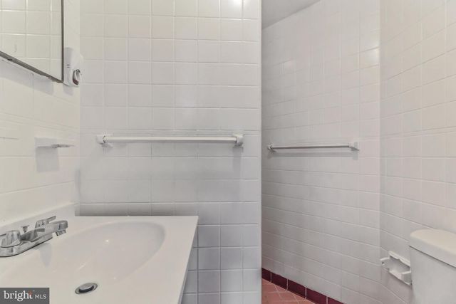 2218 ROSLYN AVE, Baltimore, MD 21216