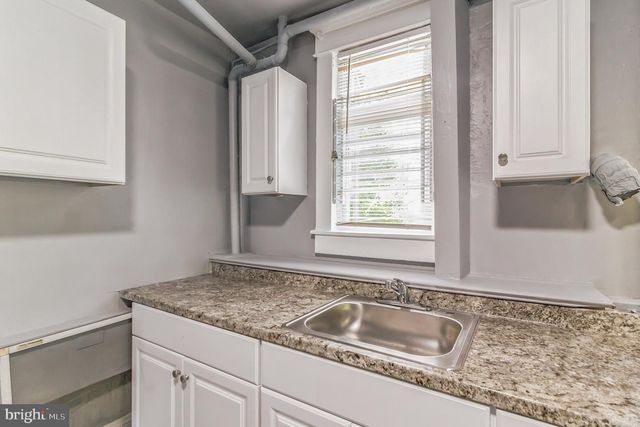 2218 ROSLYN AVE, Baltimore, MD 21216