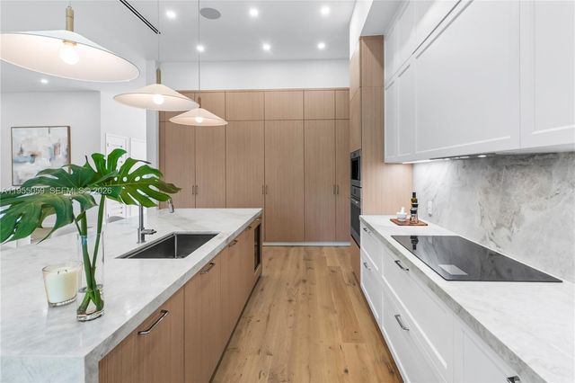 7605 SW 71st Ave, Miami, FL 33143