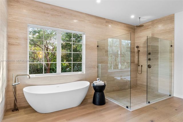 7605 SW 71st Ave, Miami, FL 33143