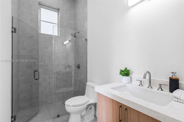 7605 SW 71st Ave, Miami, FL 33143