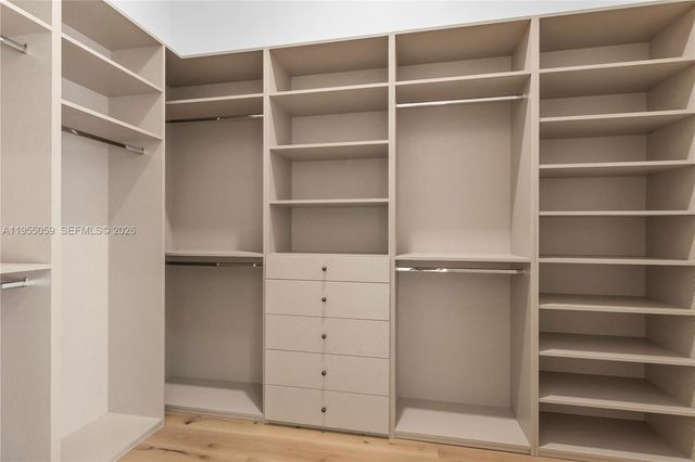 7605 SW 71st Ave, Miami, FL 33143