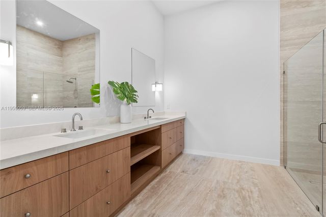 7605 SW 71st Ave, Miami, FL 33143