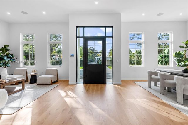 7605 SW 71st Ave, Miami, FL 33143