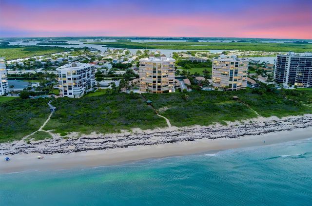 2900 N Highway 2-d, Hutchinson Island, FL 34949
