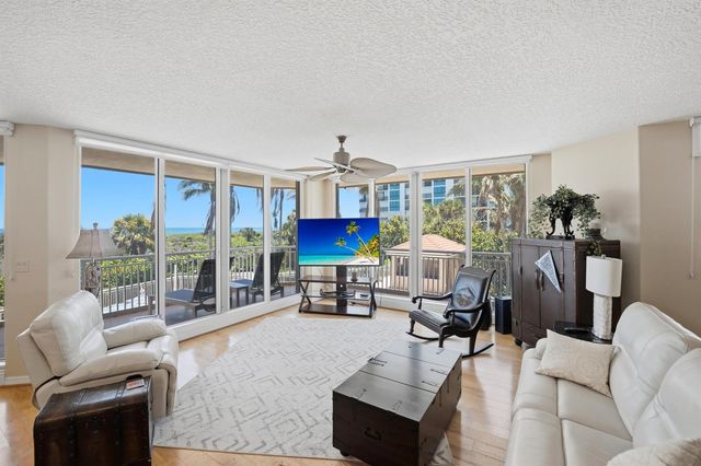 2900 N Highway 2-d, Hutchinson Island, FL 34949