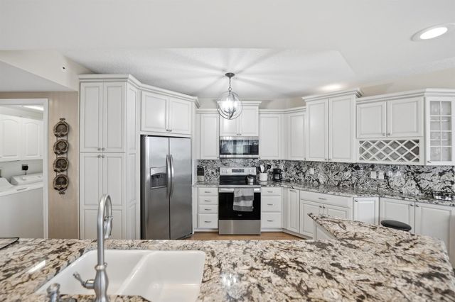 2900 N Highway 2-d, Hutchinson Island, FL 34949