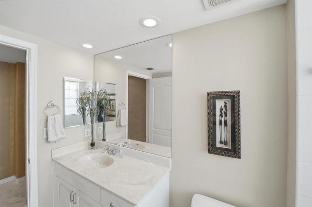 2900 N Highway 2-d, Hutchinson Island, FL 34949
