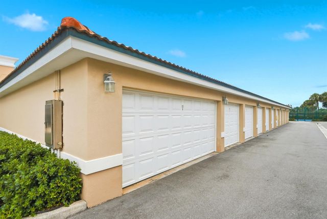2900 N Highway 2-d, Hutchinson Island, FL 34949