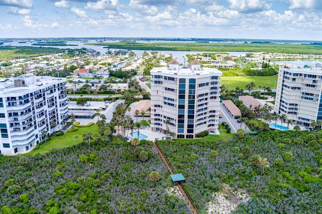 2900 N Highway 2-d, Hutchinson Island, FL 34949