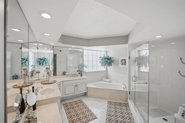 2900 N Highway 2-d, Hutchinson Island, FL 34949