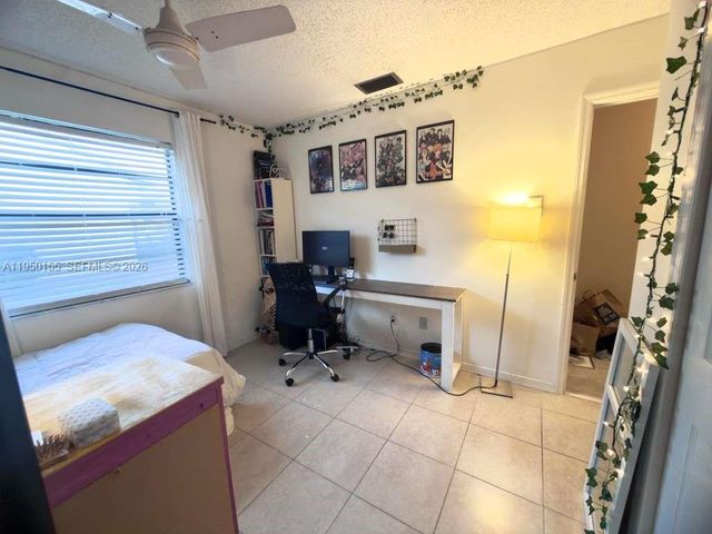 1582 SE Crown St, Port St. Lucie, FL 34983