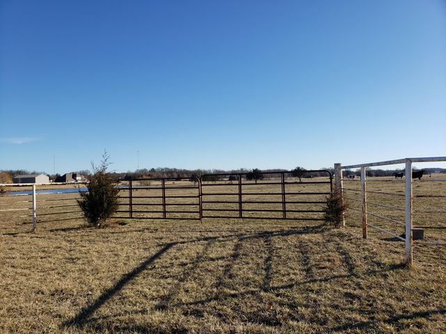 000 Farm Road 2000, Monett, MO 65708
