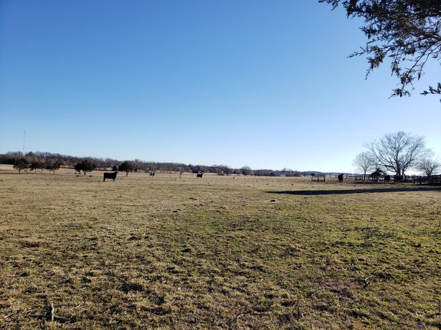 000 Farm Road 2000, Monett, MO 65708