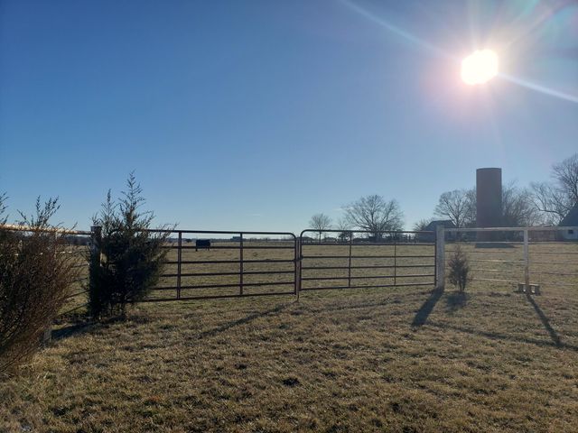 000 Farm Road 2000, Monett, MO 65708