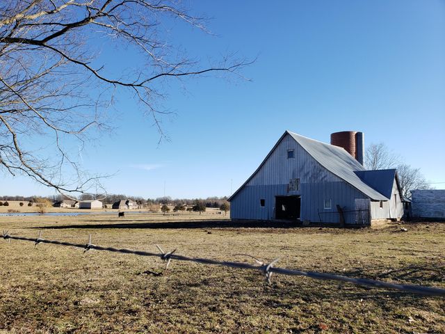 000 Farm Road 2000, Monett, MO 65708