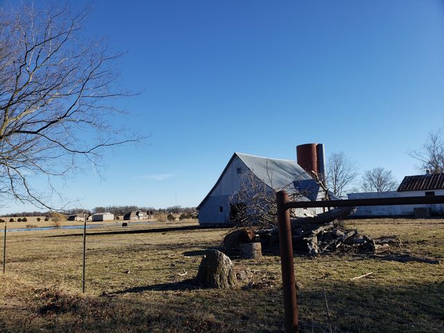 000 Farm Road 2000, Monett, MO 65708