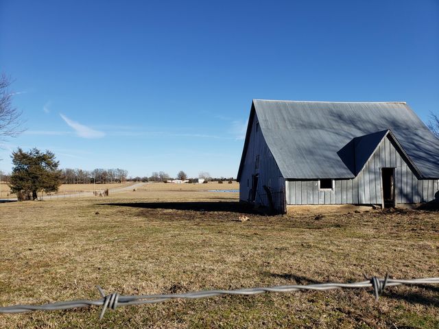 000 Farm Road 2000, Monett, MO 65708