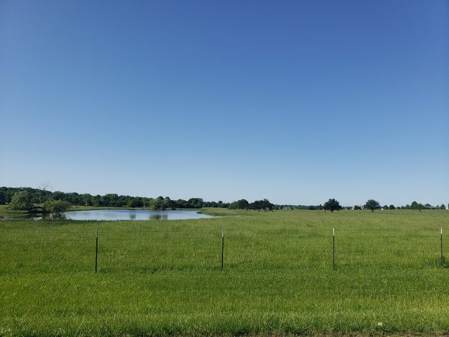 000 Farm Road 2000, Monett, MO 65708
