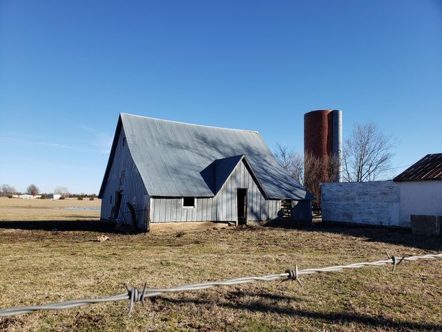 000 Farm Road 2000, Monett, MO 65708