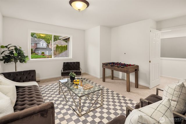 545 Mt Olympus Drive SW, Issaquah, WA 98027