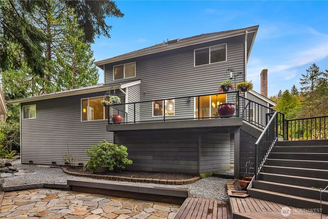 545 Mt Olympus Drive SW, Issaquah, WA 98027