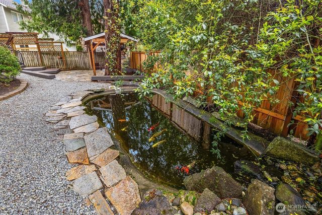 545 Mt Olympus Drive SW, Issaquah, WA 98027