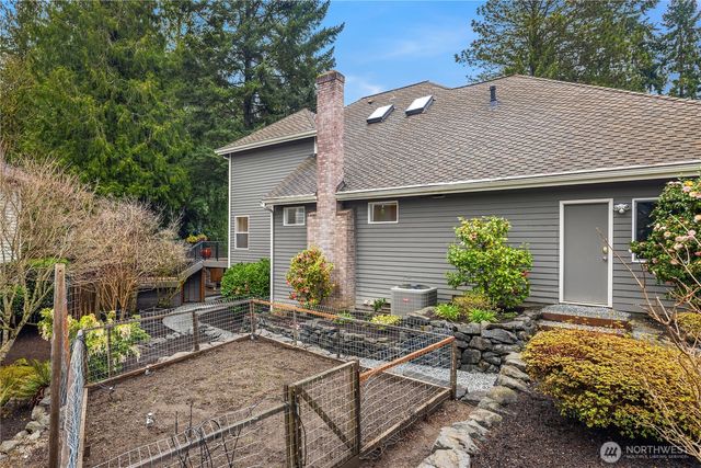 545 Mt Olympus Drive SW, Issaquah, WA 98027