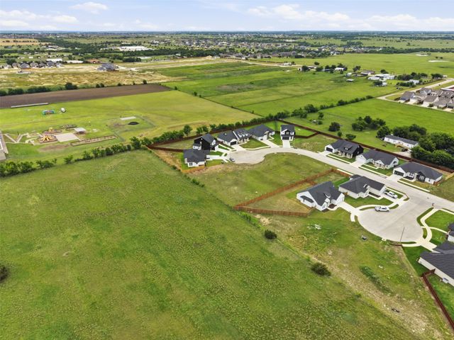 593 Highview Court, Godley, TX 76044
