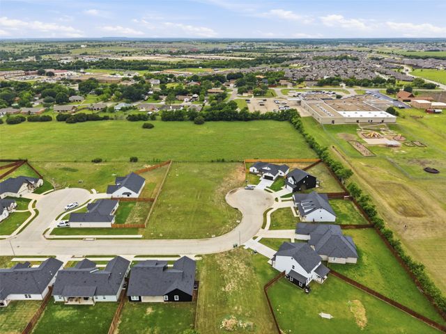 593 Highview Court, Godley, TX 76044