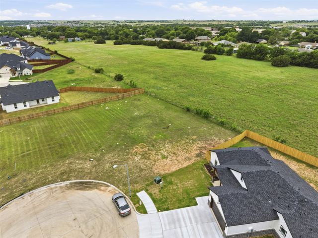 593 Highview Court, Godley, TX 76044