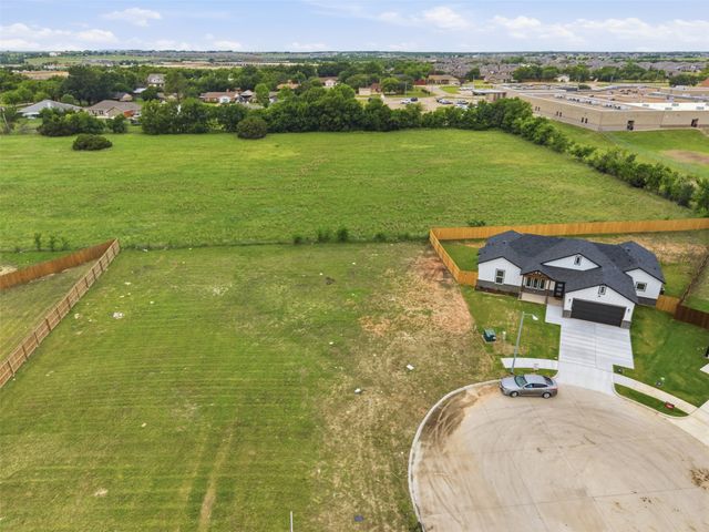 593 Highview Court, Godley, TX 76044