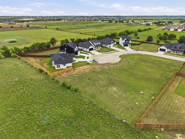 593 Highview Court, Godley, TX 76044