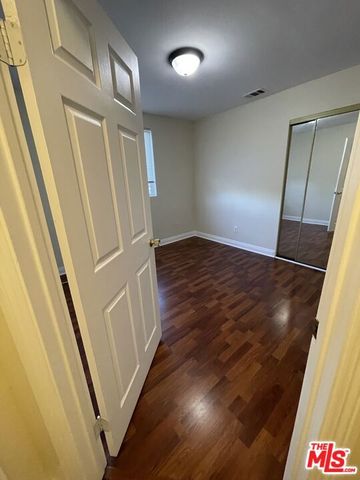639 E 82nd Street, Los Angeles, CA 90001