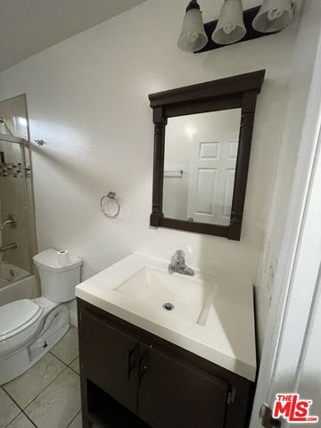 639 E 82nd Street, Los Angeles, CA 90001