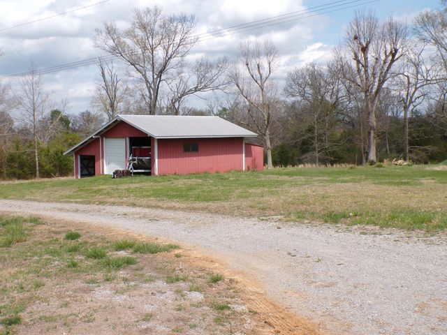 1057 S Ellington Pkwy, Lewisburg, TN 37091