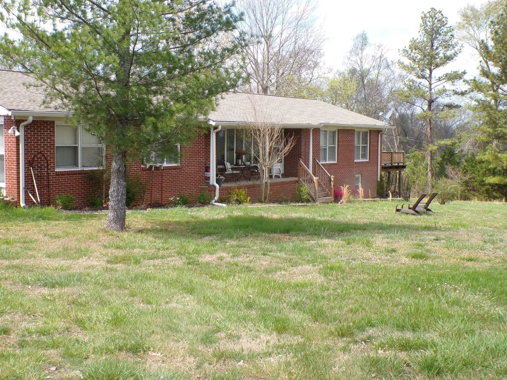 1057 S Ellington Pkwy, Lewisburg, TN 37091