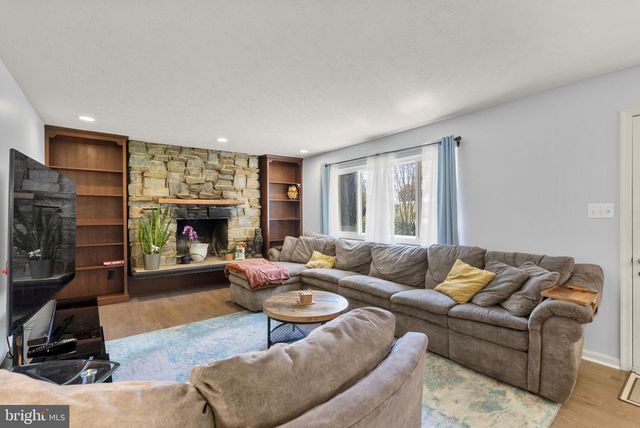 7301 CHROME MINE RD, Gaithersburg, MD 20882