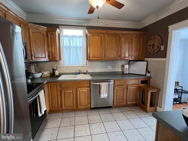10 E PENN AVE, Robesonia, PA 19551