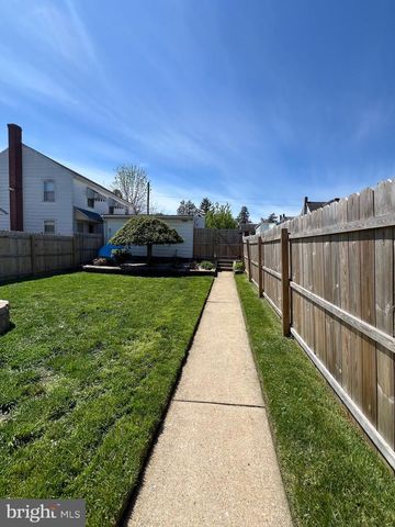 10 E PENN AVE, Robesonia, PA 19551