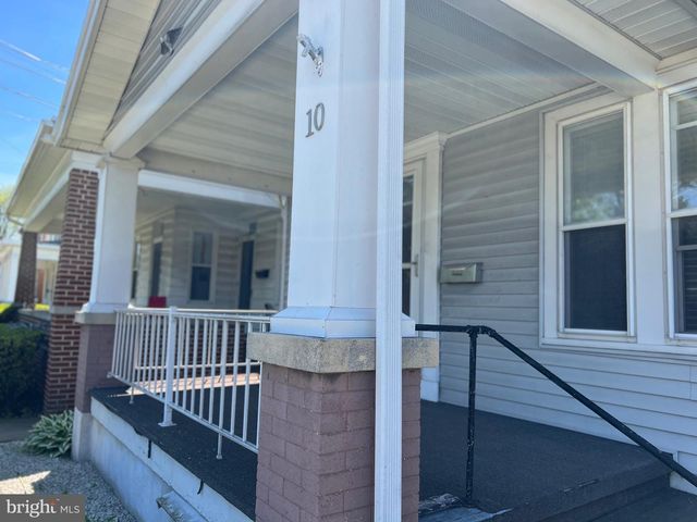 10 E PENN AVE, Robesonia, PA 19551
